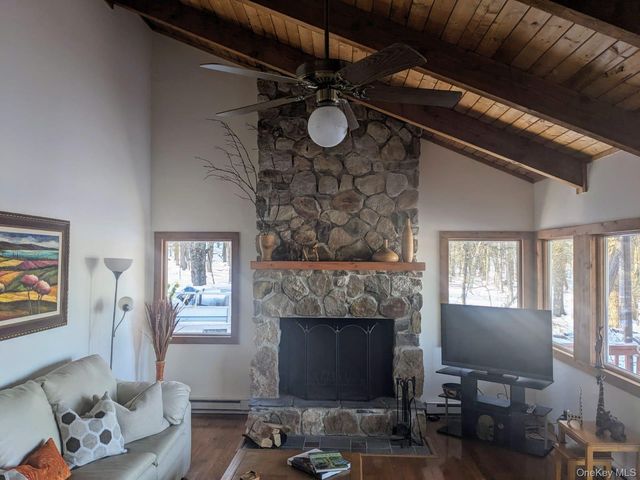 9 Canterbury Court, White Lake, NY 12720