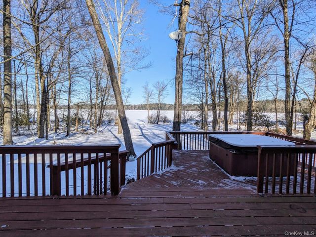 9 Canterbury Court, White Lake, NY 12720