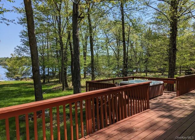 9 Canterbury Court, White Lake, NY 12720