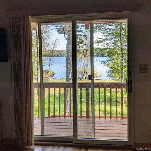 9 Canterbury Court, White Lake, NY 12720