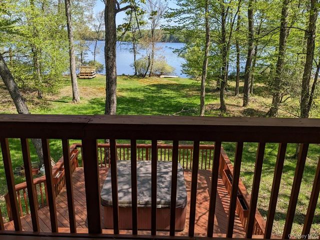 9 Canterbury Court, White Lake, NY 12720