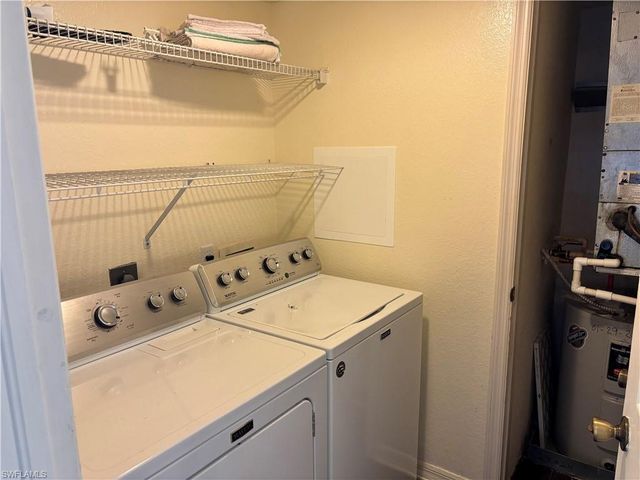 3245 Cypress Glen WAY 521, Naples, FL 34109