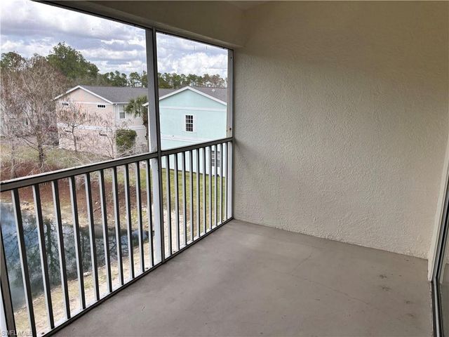 3245 Cypress Glen WAY 521, Naples, FL 34109