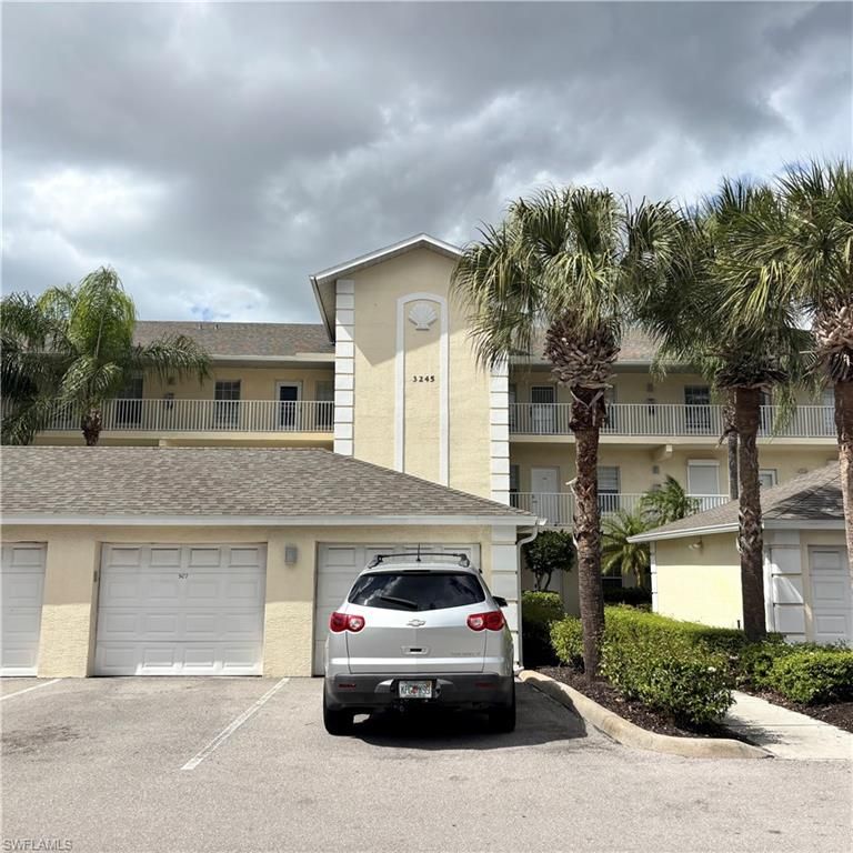 3245 Cypress Glen WAY 521, Naples, FL 34109