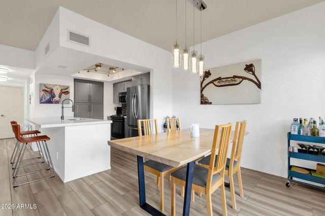 9705 E MOUNTAIN VIEW Road 1040, Scottsdale, AZ 85258