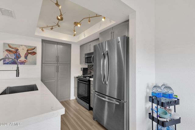 9705 E MOUNTAIN VIEW Road 1040, Scottsdale, AZ 85258