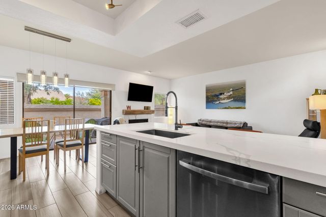 9705 E MOUNTAIN VIEW Road 1040, Scottsdale, AZ 85258