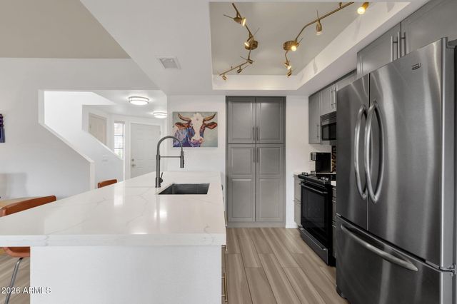 9705 E MOUNTAIN VIEW Road 1040, Scottsdale, AZ 85258