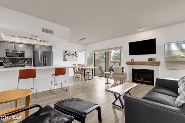 9705 E MOUNTAIN VIEW Road 1040, Scottsdale, AZ 85258