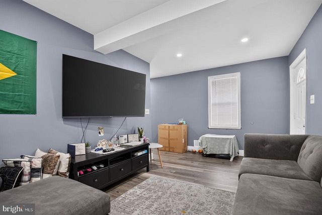 1024 MOUNT HOLLY RD, Edgewater Park, NJ 08010