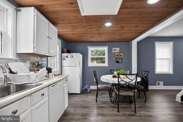 1024 MOUNT HOLLY RD, Edgewater Park, NJ 08010