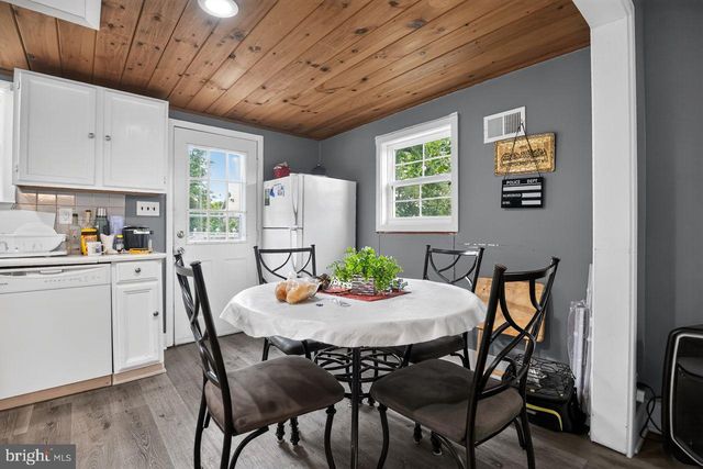 1024 MOUNT HOLLY RD, Edgewater Park, NJ 08010