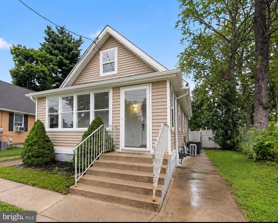 1024 MOUNT HOLLY RD, EDGEWATER PARK, NJ 08010 — photo 2