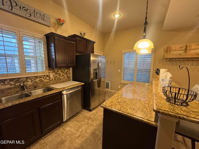 14553 MEADOW LAWN, El Paso, TX 79938