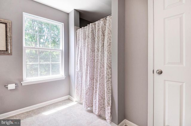 35529 HUDSON ST, Round Hill, VA 20141
