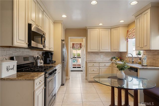 841 E Meda, Glendora, CA 91741