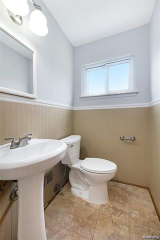 4772 Marian Avenue, Warren, MI 48092
