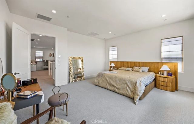 135 Oakstone, Irvine, CA 92618
