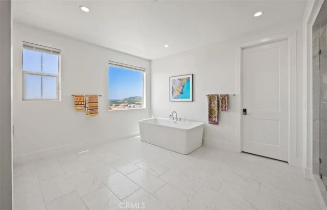 135 Oakstone, Irvine, CA 92618