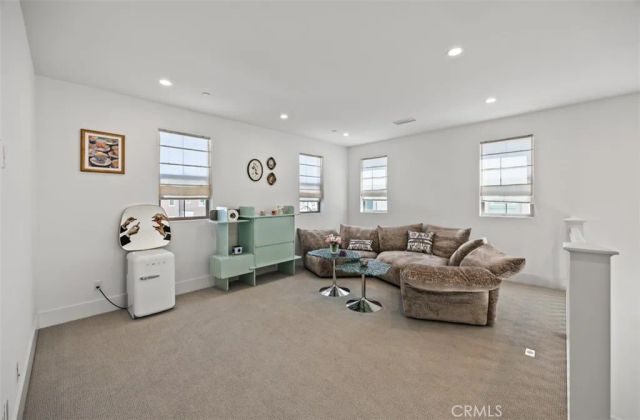 135 Oakstone, Irvine, CA 92618