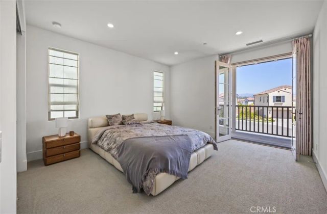 135 Oakstone, Irvine, CA 92618