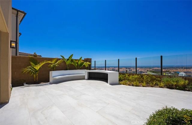 135 Oakstone, Irvine, CA 92618