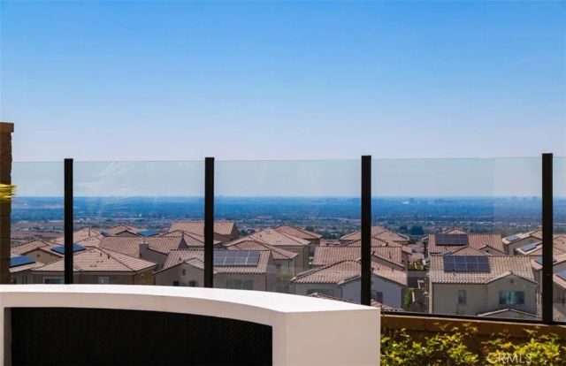 135 Oakstone, Irvine, CA 92618