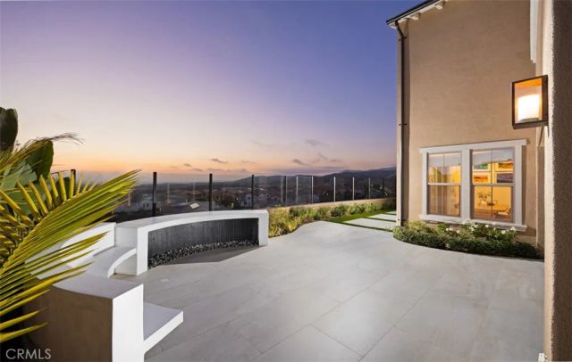 135 Oakstone, Irvine, CA 92618