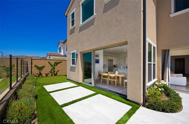 135 Oakstone, Irvine, CA 92618