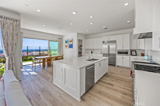 135 Oakstone, Irvine, CA 92618