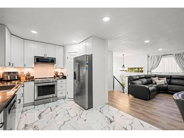 12147 E Hawaii Dr, Aurora, CO 80012