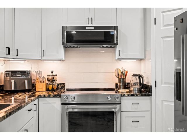 12147 E Hawaii Dr, Aurora, CO 80012
