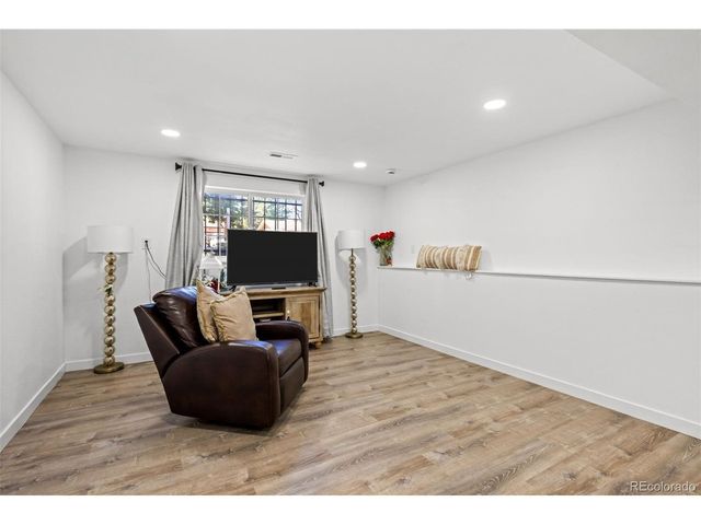 12147 E Hawaii Dr, Aurora, CO 80012
