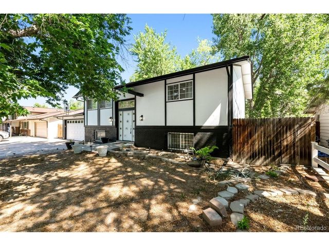 12147 E Hawaii Dr, Aurora, CO 80012