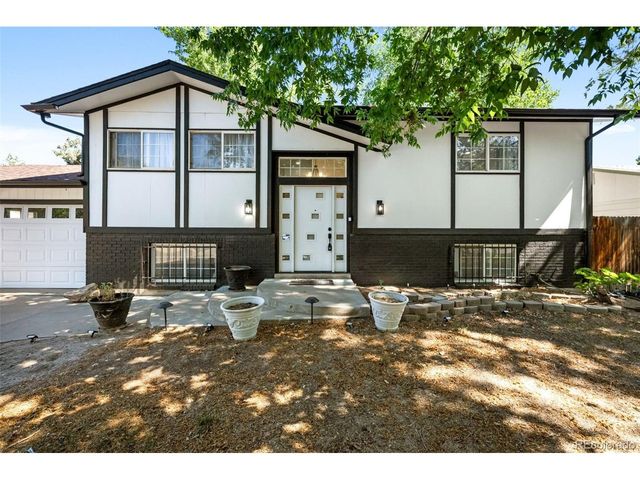 12147 E Hawaii Dr, Aurora, CO 80012