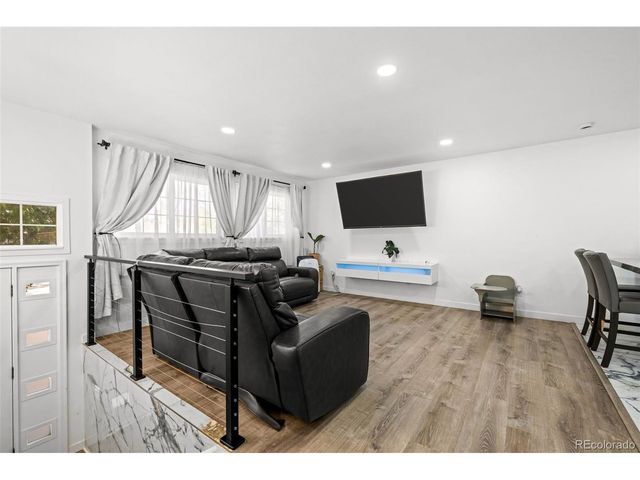 12147 E Hawaii Dr, Aurora, CO 80012