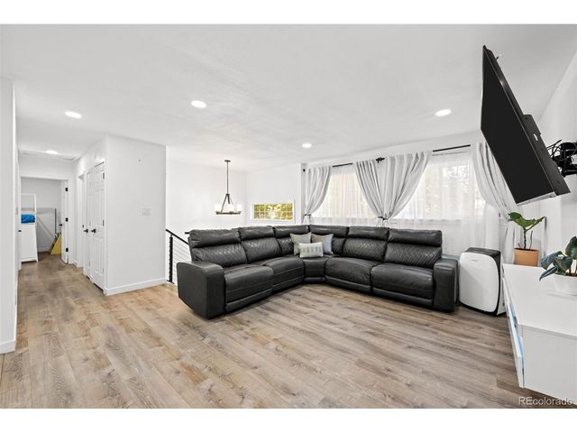 12147 E Hawaii Dr, Aurora, CO 80012