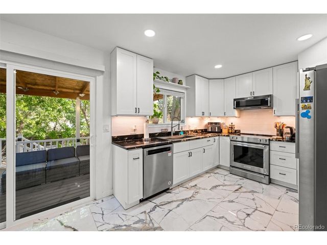 12147 E Hawaii Dr, Aurora, CO 80012
