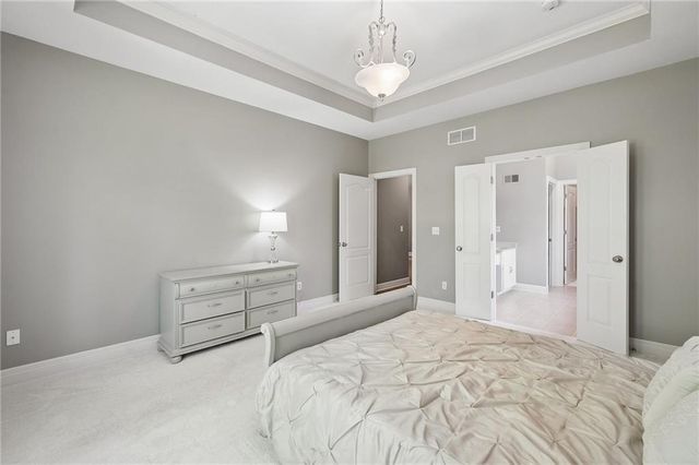 11005 N Cosby Avenue, Kansas City, MO 64154