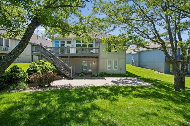 11005 N Cosby Avenue, Kansas City, MO 64154