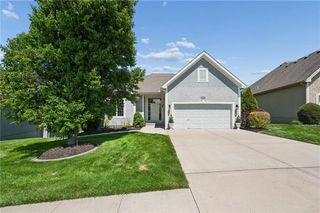 11005 N Cosby Avenue, Kansas City, MO 64154