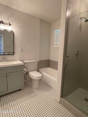 3242 E Camelback Road 204, Phoenix, AZ 85018