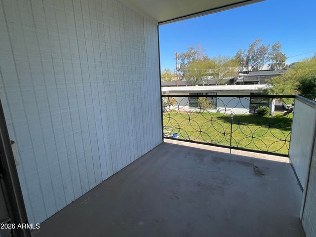 3242 E Camelback Road 204, Phoenix, AZ 85018