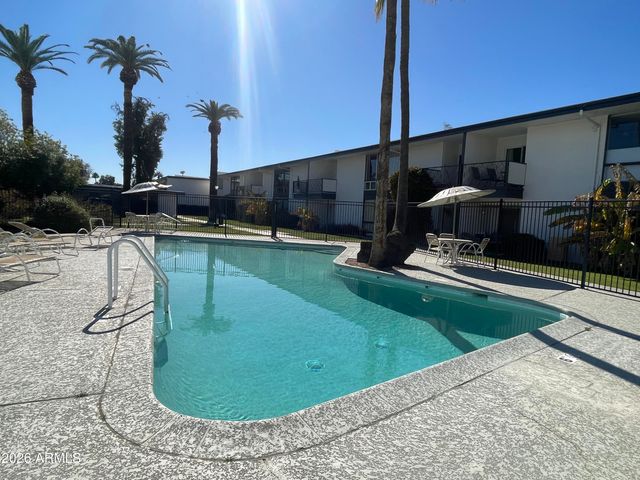3242 E Camelback Road 204, Phoenix, AZ 85018