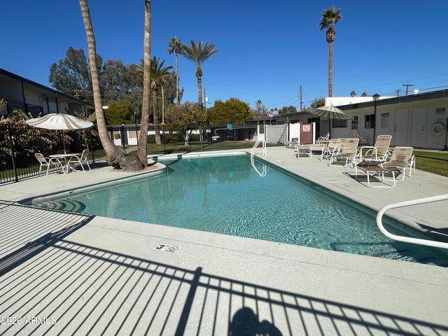 3242 E Camelback Road 204, Phoenix, AZ 85018
