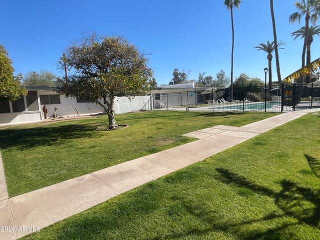 3242 E Camelback Road 204, Phoenix, AZ 85018