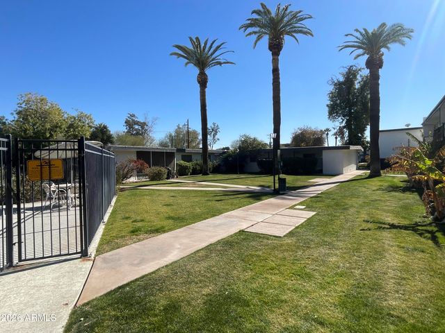 3242 E Camelback Road 204, Phoenix, AZ 85018