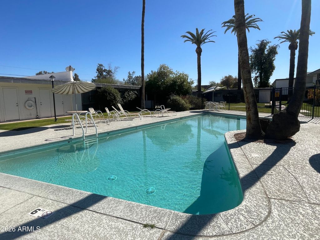 3242 E Camelback Road 204, Phoenix, AZ 85018