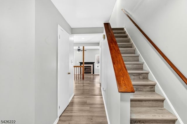10 Bradovra Ct, Hillsborough Twp., NJ 08844