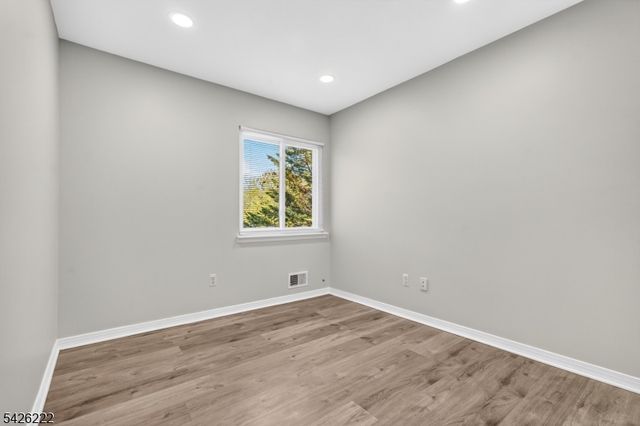 10 Bradovra Ct, Hillsborough Twp., NJ 08844